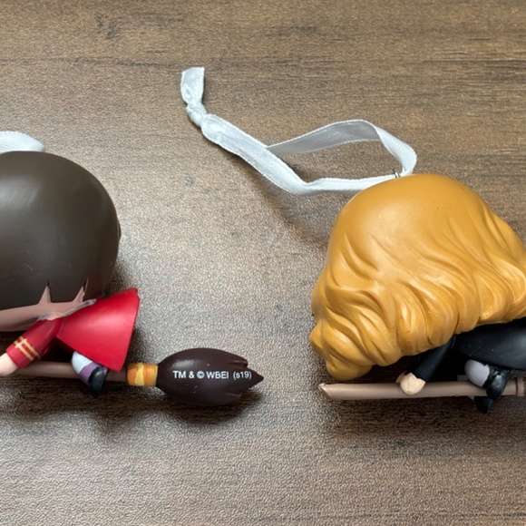 Hallmark Harry Potter Hermoine Granger Broomstick Quidditch Christmas Ornament - Picture 6 of 8